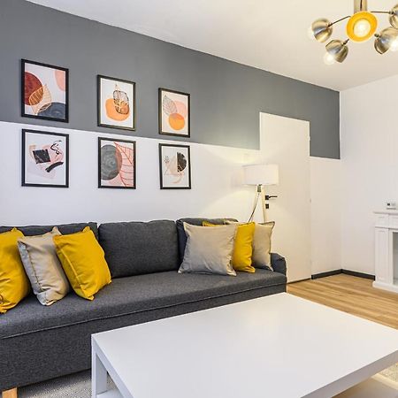 Travelers Hideout - Central Apartment Брашов Екстериор снимка