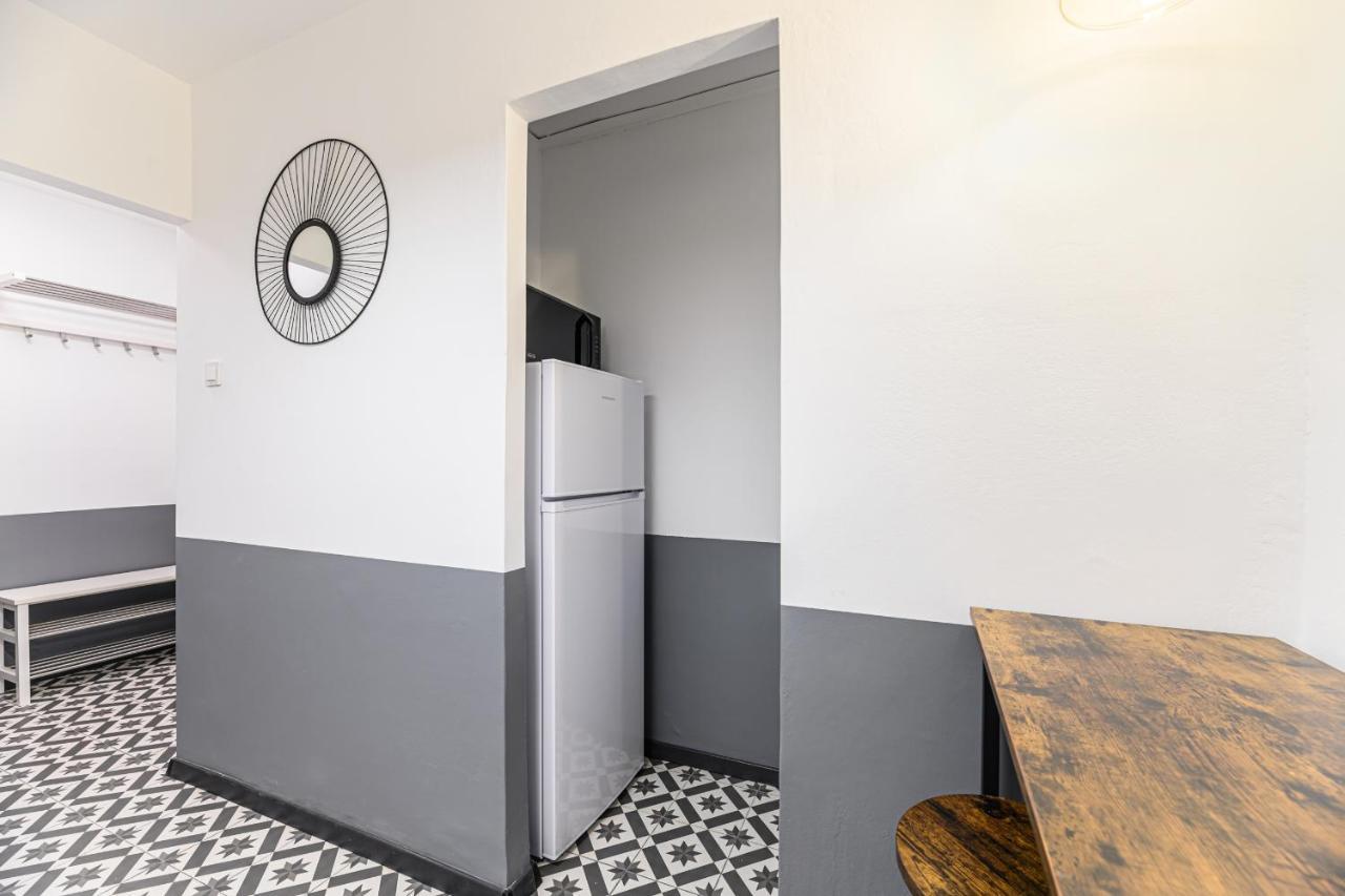Travelers Hideout - Central Apartment Брашов Екстериор снимка